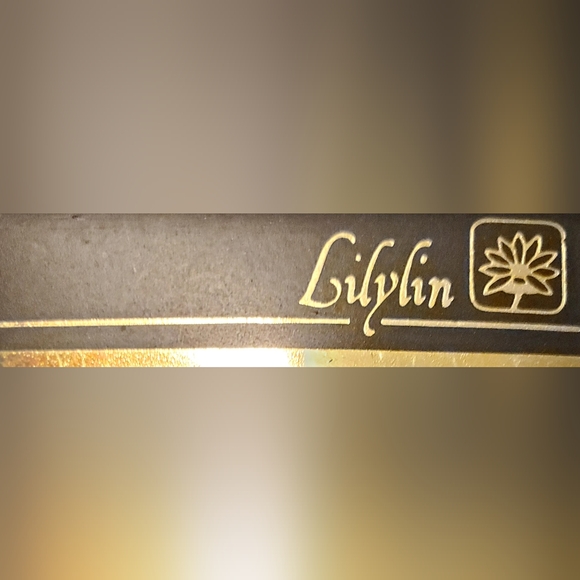 VNTG Lilylin Crystal & Faux Pearl Silvertone Heart & Bows Brooch and Earring set - Picture 3 of 13